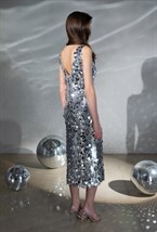 Серебристое платье - фото 62439