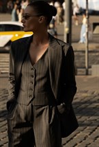 Жилет приталенного силуэта из тонкой шерсти - фото 84202