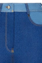 Джинсы с акцентом на ягодицах - фото 84211