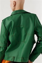 Зелёная куртка с оранжевой строчкой - фото 96176