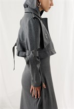 Серая куртка с люверсами - фото 96180