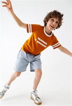 Футболка горчичная Человек в Космосе - фото 98255