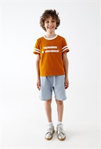 Футболка горчичная Человек в Космосе - фото 98258